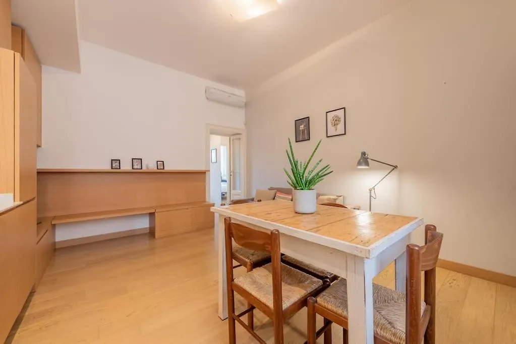 Guest Planet - Exclusive Flat Isola Milano Apartment Italy