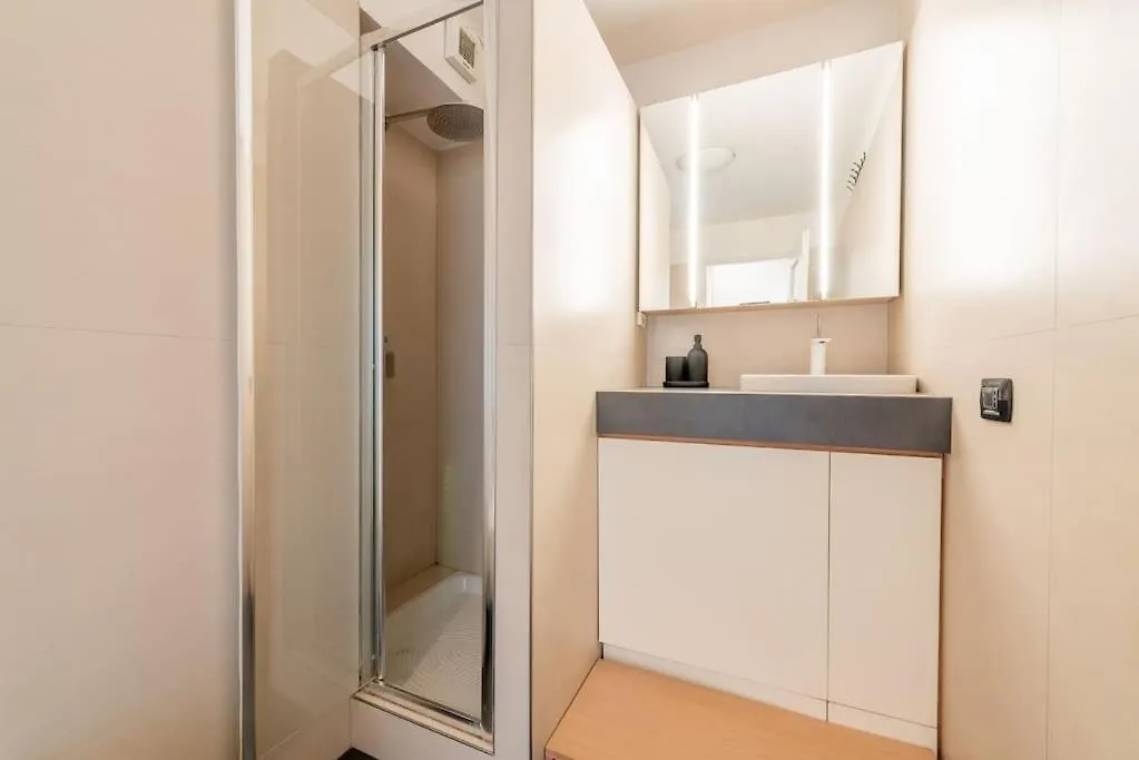 Guest Planet - Exclusive Flat Isola Milano Apartment Milan